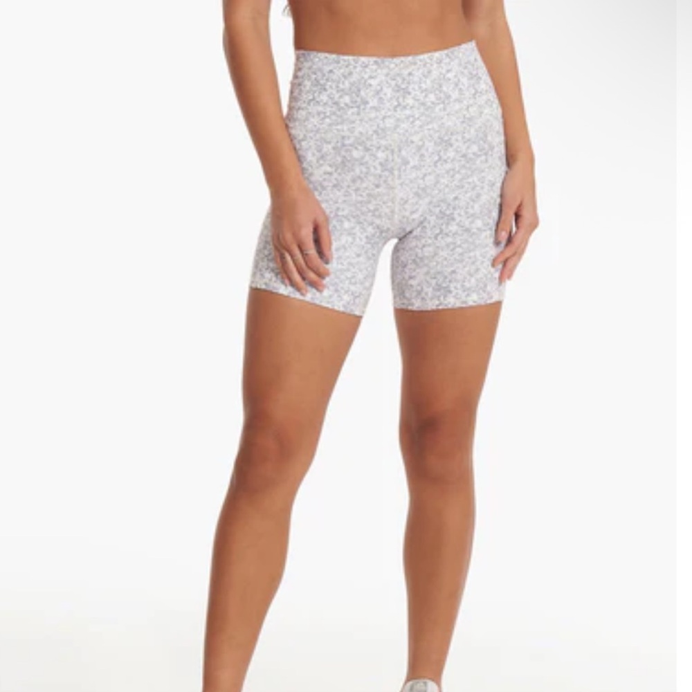 Vuori Studio Pocket Floral Shorts